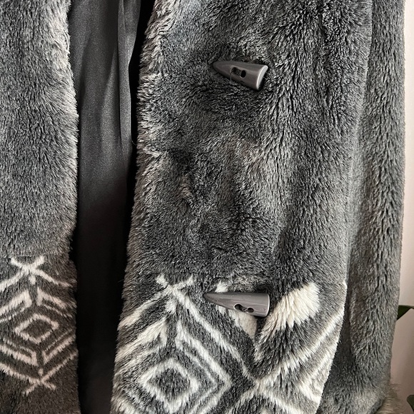Vintage Coat Faux Fur - Picture 2 of 5